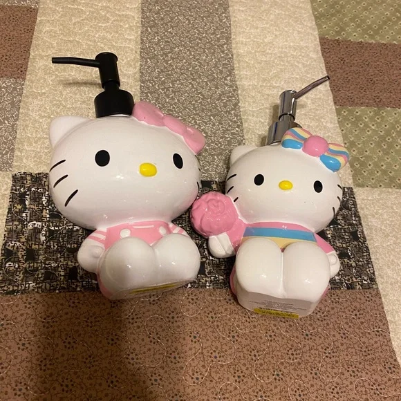 FIRST OFFER GETS IT Hello Kitty Set of 2 Soap Dispensers - Picture 1 of 3